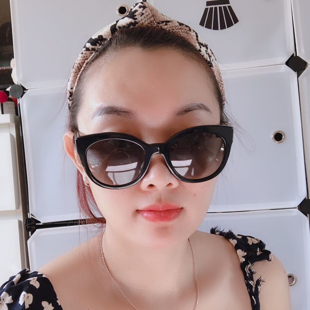 Burberry sunglass